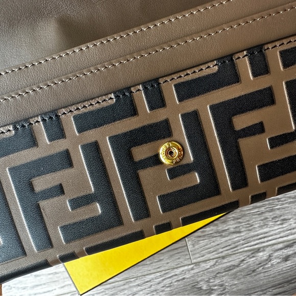 Authentic Fendi Continental wallet - Picture 9 of 11